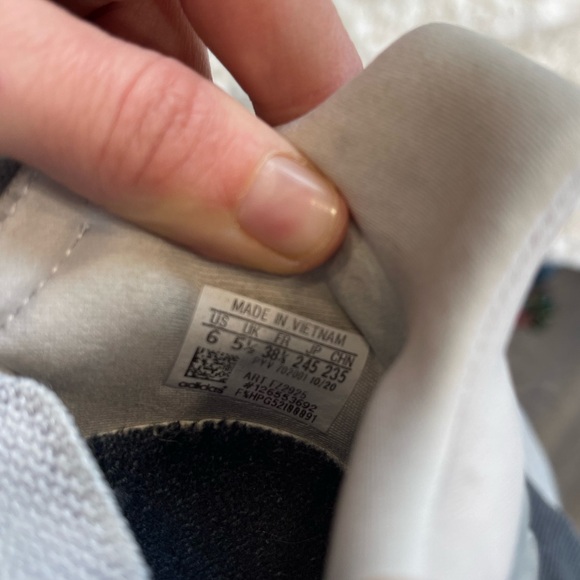 Ultraboost Sz7.5 - Picture 4 of 5